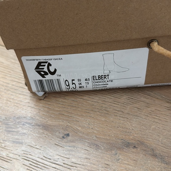 Gentle Souls by Kenneth Cole Suede Elbert Bootie - Picture 11 of 13